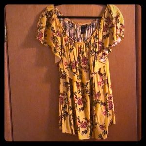 **TORRID SIZE 1 FLORAL OFF THE SHOULDER SHIRT**